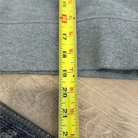 Richer Poorer Heather Gray Women's Cropped Sweatshirt - Picture 7 of 7